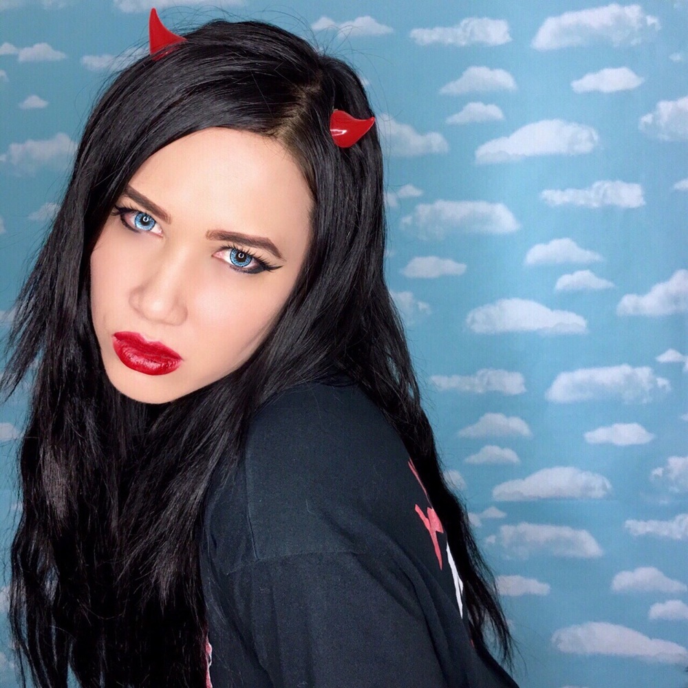 Lil' Devil Horns Hair Clips - Picture 2 of 8